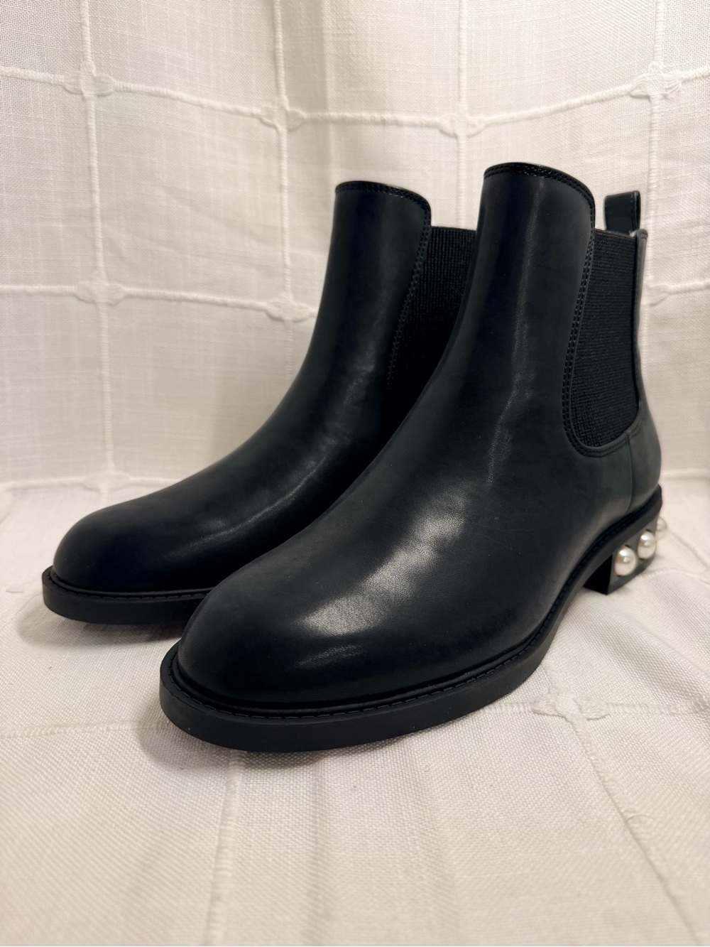 NWT On 34th Jeovana Pearl Chelsea Boots Black Size 9M NEW